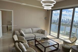 16385 Biscayne Blvd, North Miami Beach, FL 33160 - Photo 21