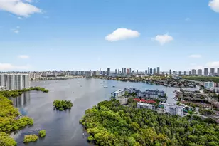 16385 Biscayne Blvd, North Miami Beach, FL 33160 - Photo 23