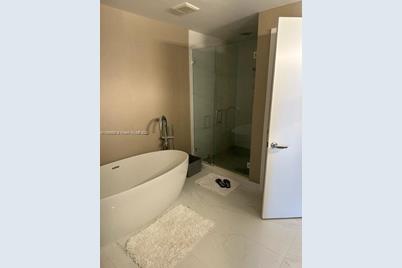 16385 Biscayne Blvd #7, North Miami Beach, FL 33160 - Photo 41