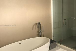 16385 Biscayne Blvd, North Miami Beach, FL 33160 - Photo 7