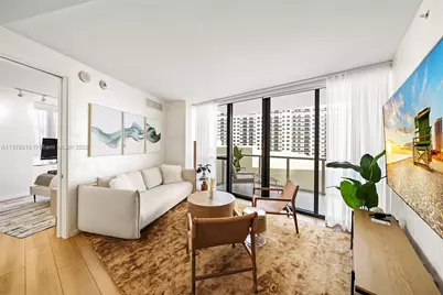 2201 Collins Ave #811, Miami Beach, FL 33139 - Photo 1