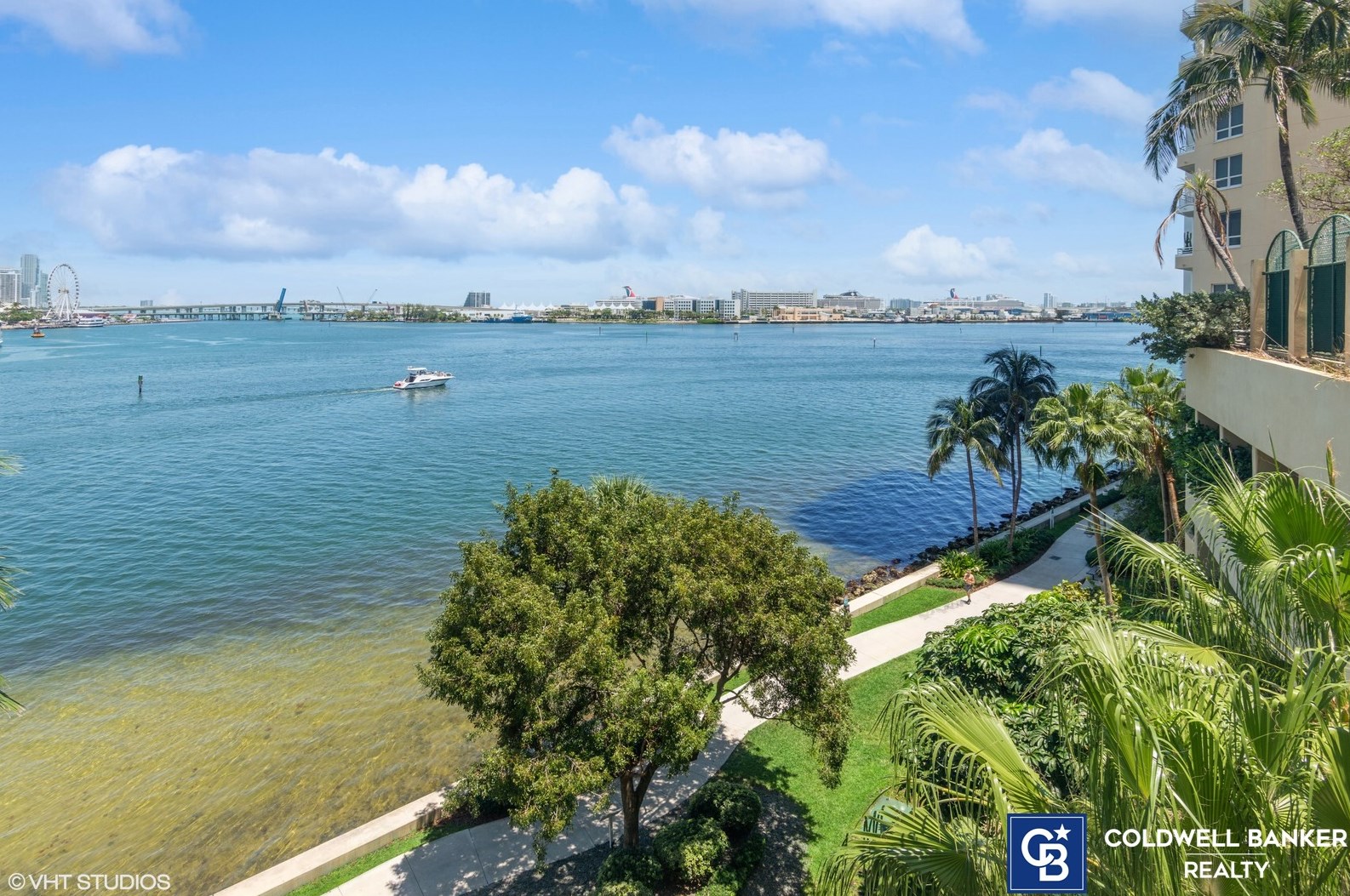 888 Brickell Key Dr, Miami FL  33131-2600 exterior