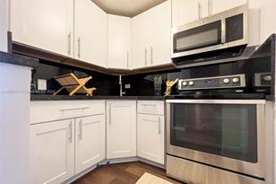 7904 West Dr, North Bay Village, FL 33141 - Photo 15