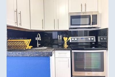7904 West Dr #812, North Bay Village, FL 33141 - Photo 13