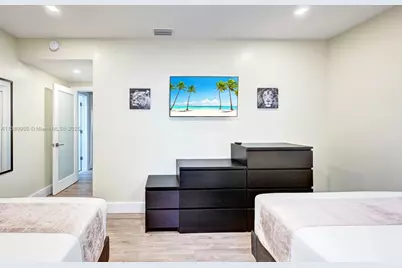 801 Harrison St, Hollywood, FL 33019 - Photo 31