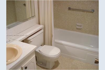 568 N Mansfield  N #568, Boca Raton, FL 33434 - Photo 5