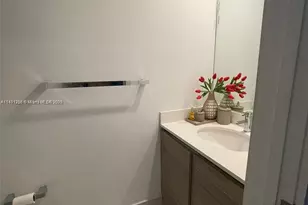 121 NE 34th St, Miami, FL 33137 - Photo 9