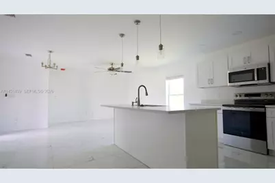 3428 N Jeffcott St, Fort Myers, FL 33916 - Photo 5