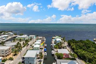 706 Grouper Ln, Key Largo, FL 33037-3816