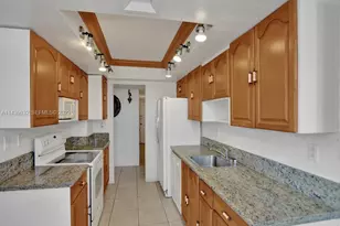 18051 Biscayne Blvd, Aventura, FL 33160 - Photo 13