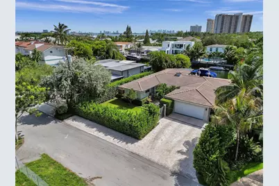 1912 NE 119th Rd, North Miami, FL 33181 - Photo 9