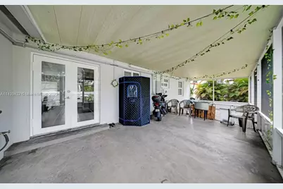 3360 E 10th Ave, Hialeah, FL 33013 - Photo 15