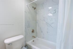 1750 N Bayshore Dr, Miami, FL 33132 - Photo 19