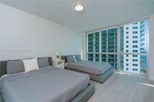 1750 N Bayshore Dr, Miami, FL 33132 - Photo 9