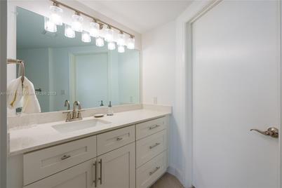 1750 N Bayshore Dr #2401, Miami, FL 33132 - Photo 35