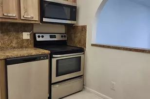 13499 Biscayne Blvd, North Miami, FL 33181 - Photo 9