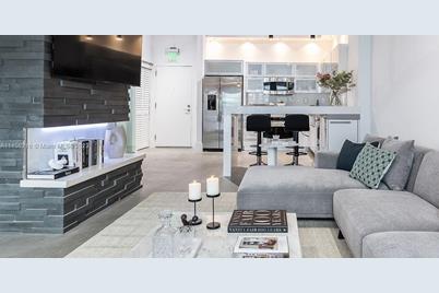 2001 Biscayne Blvd #2104, Miami, FL 33137 - Photo 3