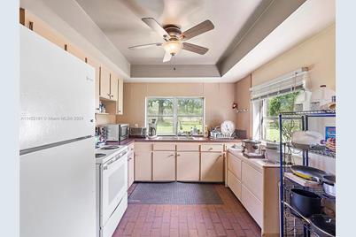 14490 Stirling Rd, Southwest Ranches, FL 33330 - Photo 33