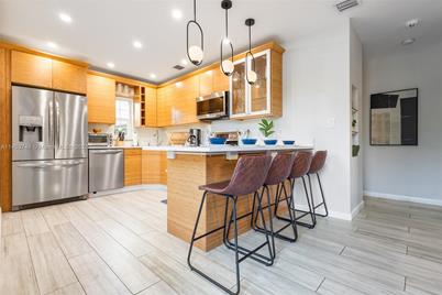 201 NE 16th Ct, Fort Lauderdale, FL 33305 - Photo 9