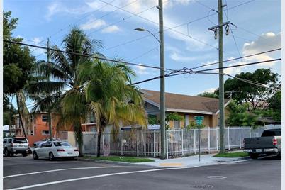 1104 NW 6th St, Miami, FL 33136 - Photo 1
