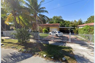 2530 SW 19th Ave - Photo 1