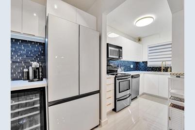 300 Golden Isles Dr #312, Hallandale Beach, FL 33009 - Photo 21