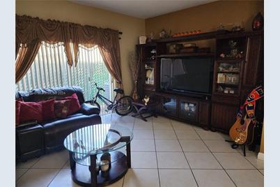 8260 NW 10th St #2, Miami, FL 33126 - Photo 3