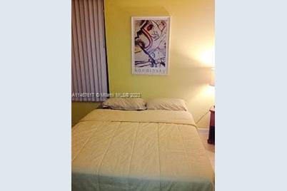 9686 Fontainebleau Blvd #405, Miami, FL 33172 - Photo 3