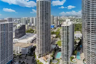 1750 N Bayshore Dr, Miami, FL 33132 - Photo 39