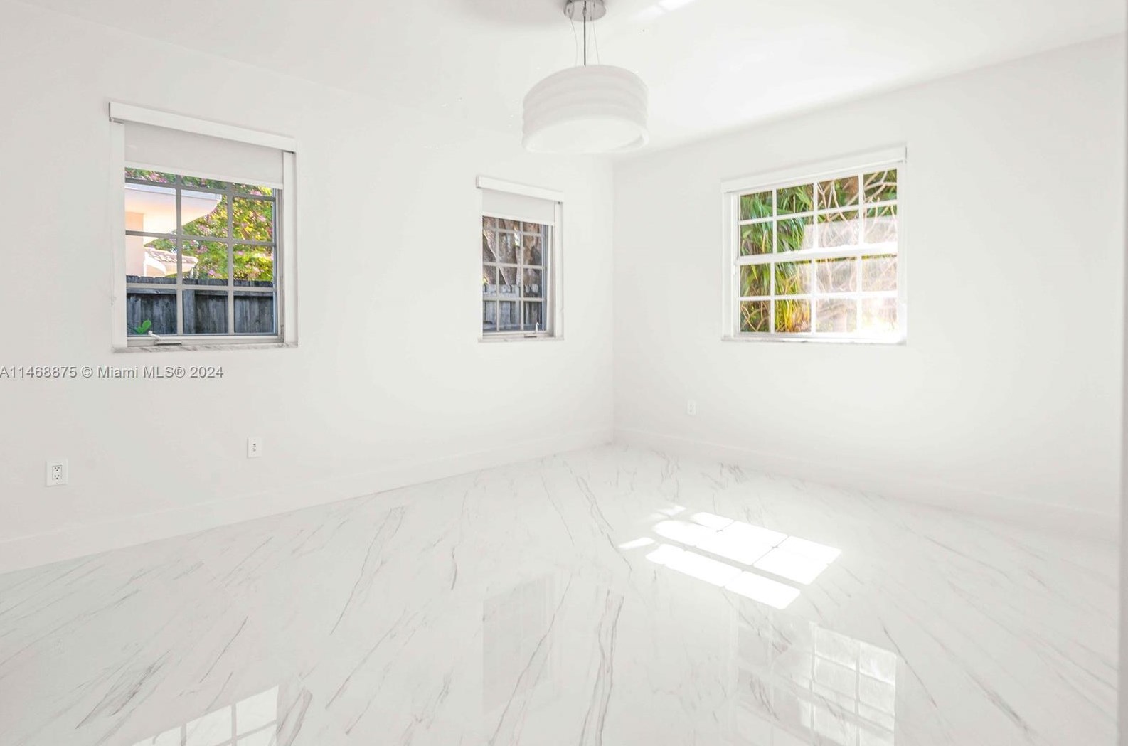 345 Fairway Dr, Miami FL exterior