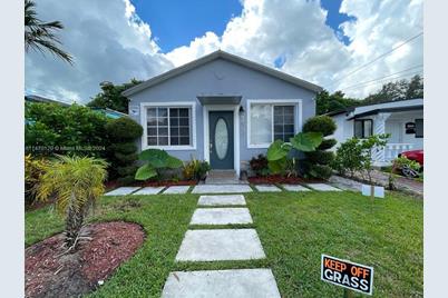 1560 NW 70th St - Photo 1
