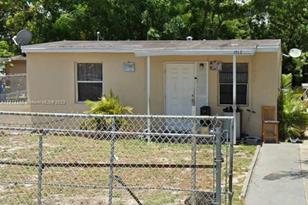 1817 NW 25th Ave, Fort Lauderdale, FL 33311 - Photo 3