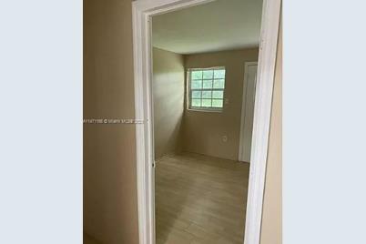 1817 NW 25th Ave, Fort Lauderdale, FL 33311 - Photo 7