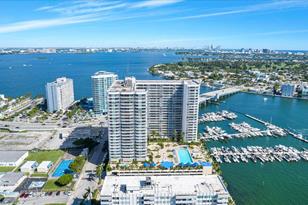 7601 E Treasure Dr, North Bay Village, FL 33141 - Photo 23