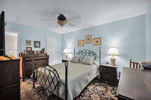 7083 W Sunrise Blvd, Plantation, FL 33313 - Photo 3