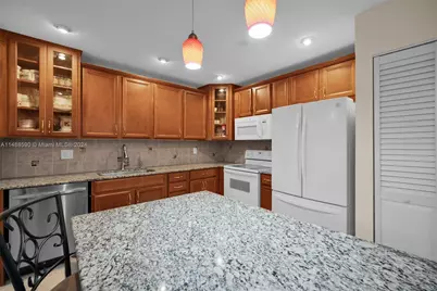 7083 W Sunrise Blvd #7083, Plantation, FL 33313 - Photo 17