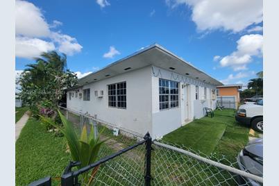 2457 NW 35th St - Photo 1