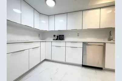 18041 Biscayne Boulv #502, Aventura, FL 33160 - Photo 5