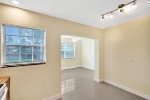 210 N 72nd Ave, Hollywood, FL 33024 - Photo 19