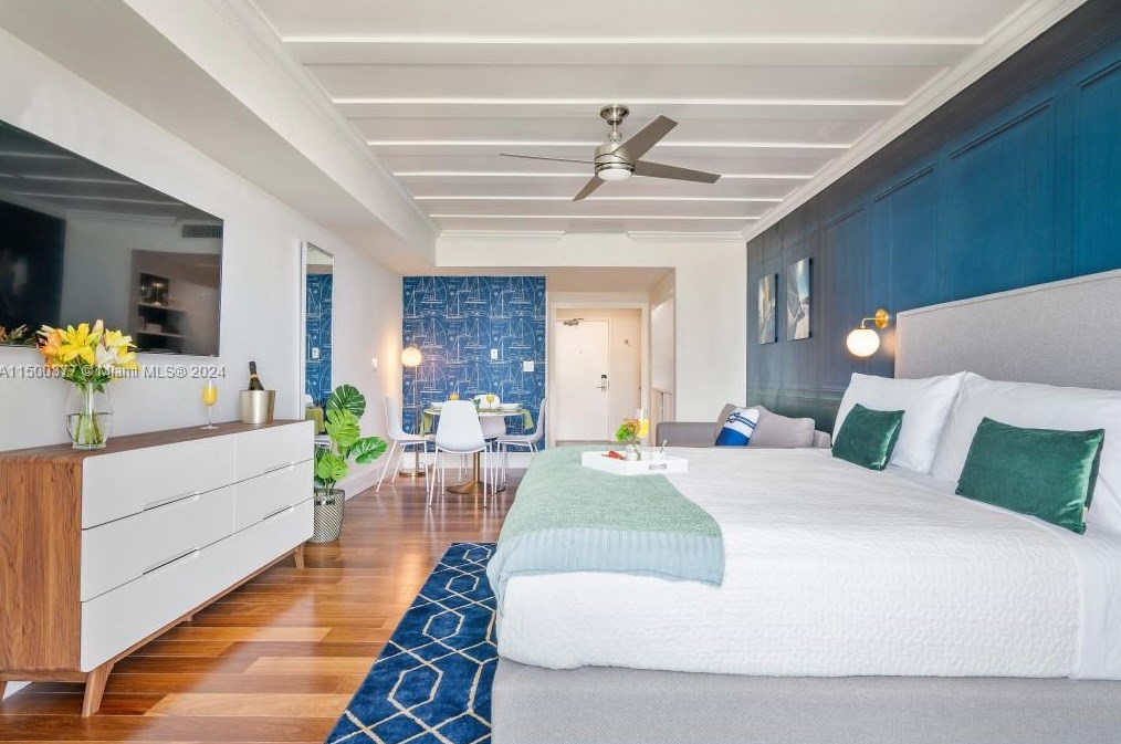 2889 Mcfarlane Rd, Miami FL 33133-6008 exterior