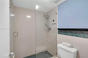 2301 Collins Ave, Miami Beach, FL 33139 - Photo 11