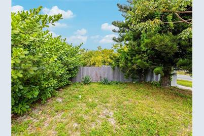400 1st St, Dania Beach, FL 33004 - Photo 3