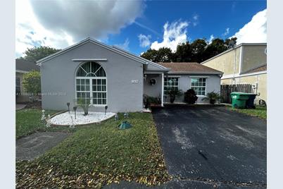 12690 SW 146th Ter - Photo 1