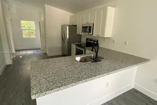 190 NW 57th St, Miami, FL 33127 - Photo 9