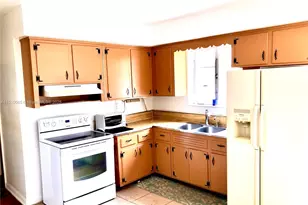 1256 NE 149th St, Miami, FL 33161 - Photo 21