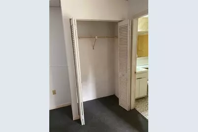 1256 NE 149th St, Miami, FL 33161 - Photo 13