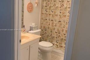 300 SW 134th Way, Pembroke Pines, FL 33027 - Photo 15