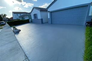 15781 SW 74th St - Photo 3