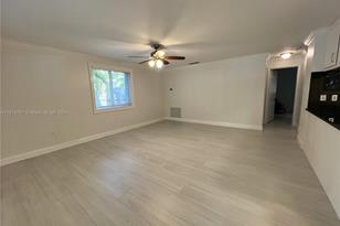 7277 166th St, Miami, FL 33157-2515