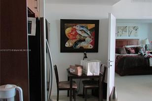 300 S Biscayne Blvd, Miami, FL 33131 - Photo 9